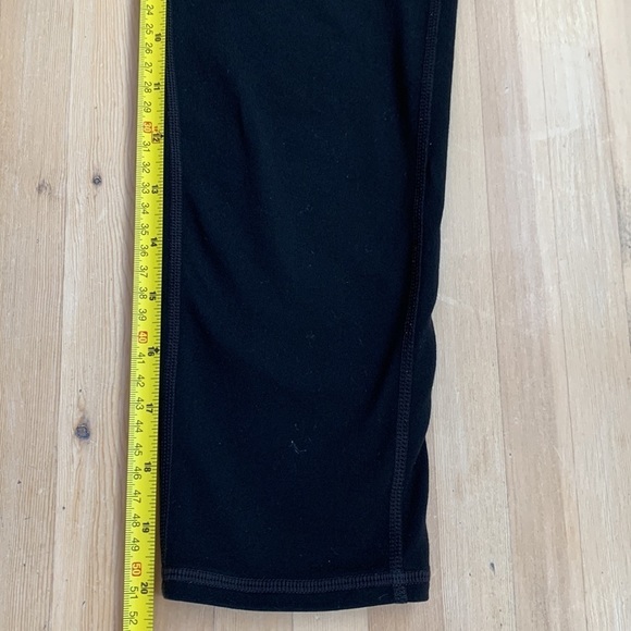 Athleta Women's 3/4 Leggings Size XS - Picture 8 of 9